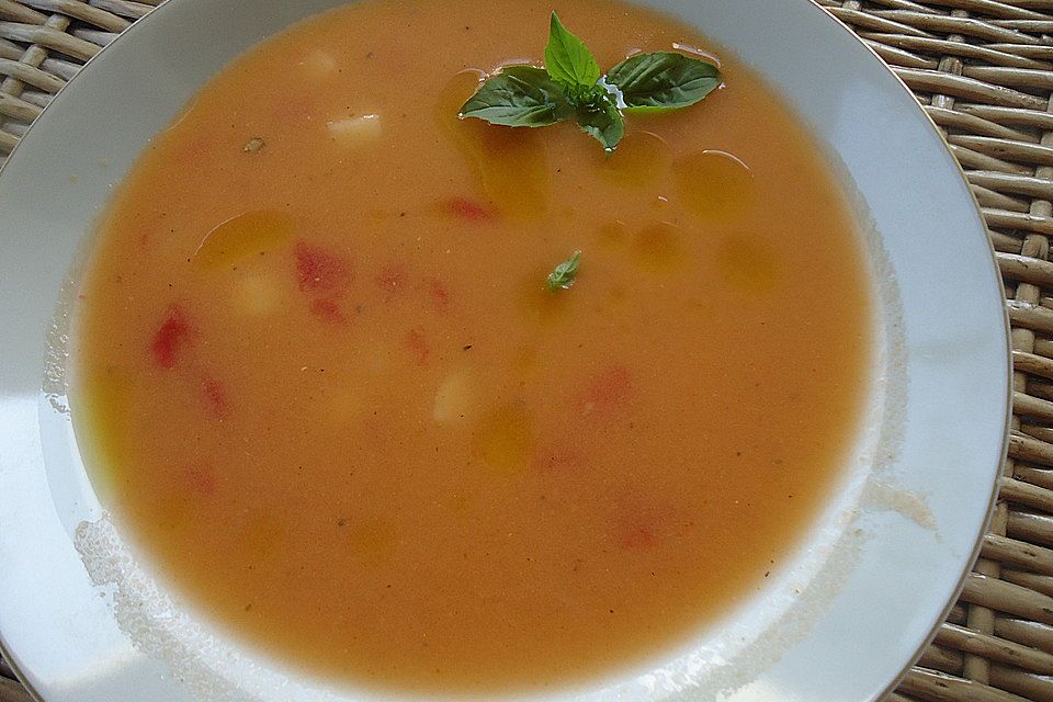 Kalte Honigmelonen-Tomatensuppe