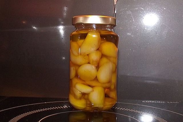 Knoblauch in l eingelegt von Inhetpanhuys