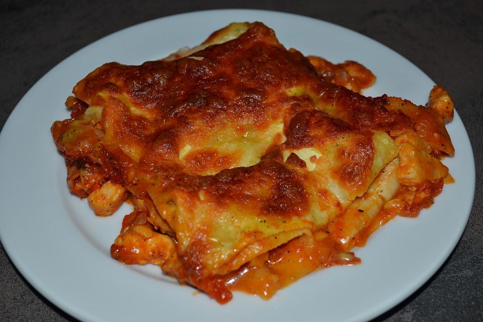 Orientalisch-mediterrane Lasagne mit Hühnchen