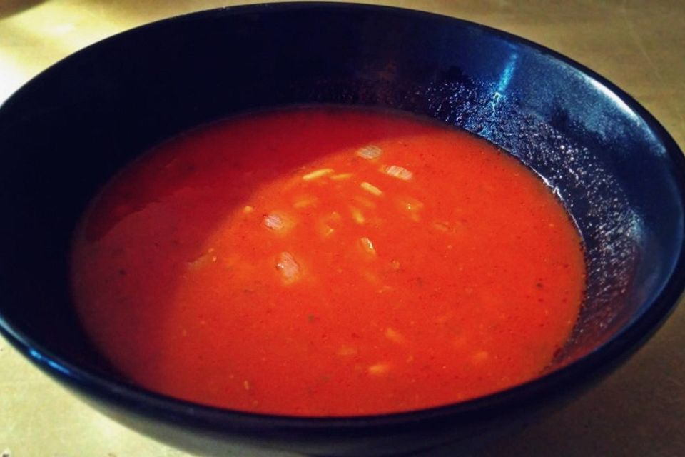 Tomatensuppe aus Tomatenmark