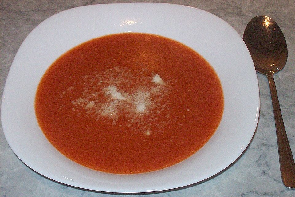 Tomatensuppe aus Tomatenmark