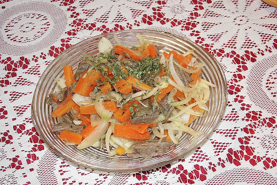 Möhren-Rindfleisch-Salat