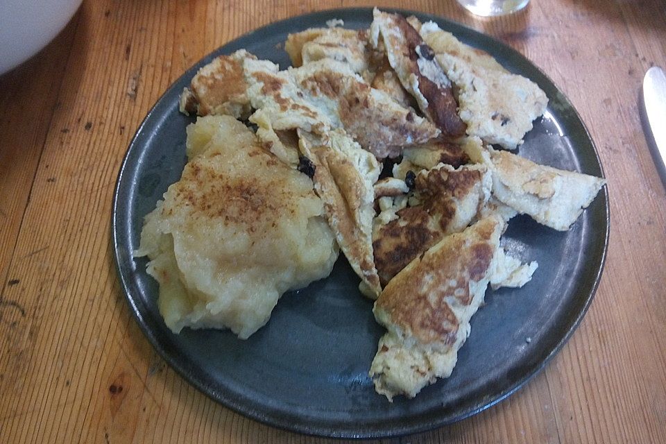 Kaiserschmarrn mit Apfelmus