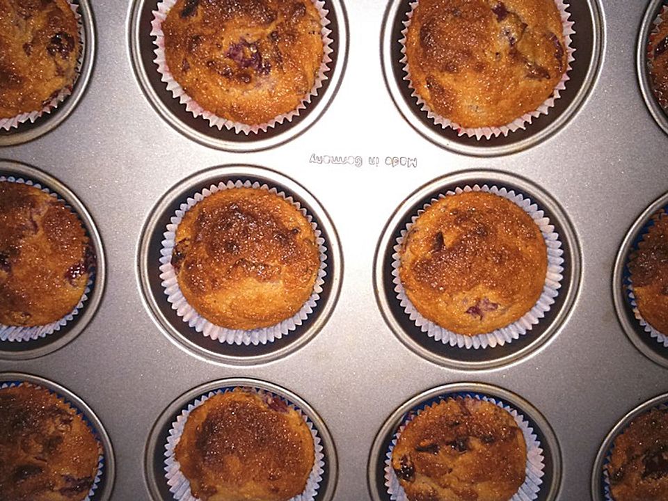 Kirsch-Grieß-Muffins mit Kokos und Sonnenblumenkernen von haeschen02 ...