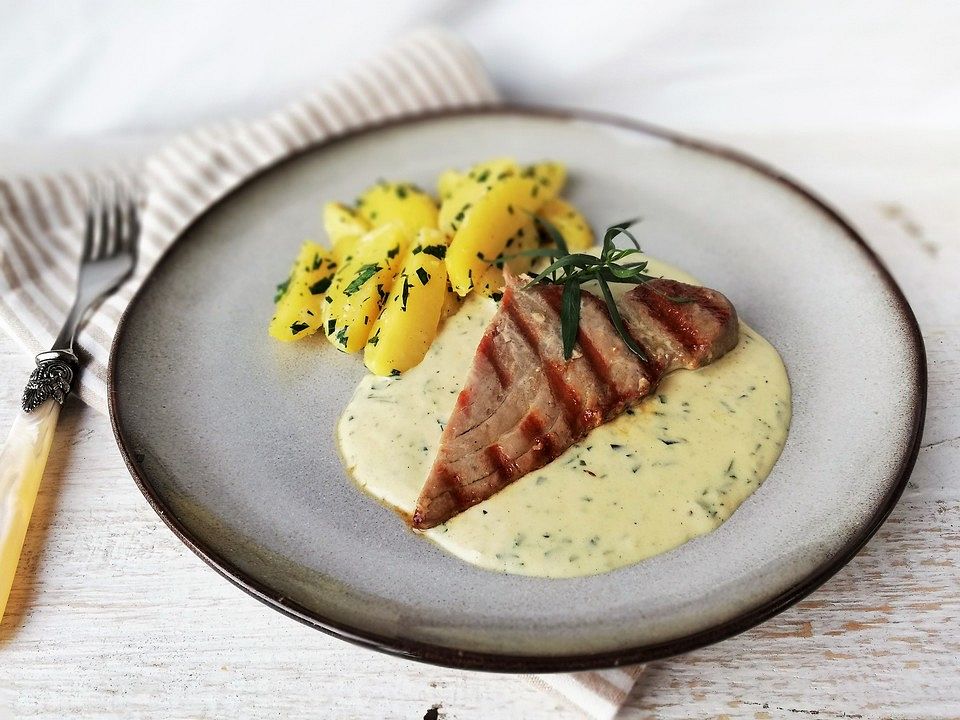 Gebratene Thunfisch-Steaks auf Estragon-Senf-Sauce von patty89| Chefkoch
