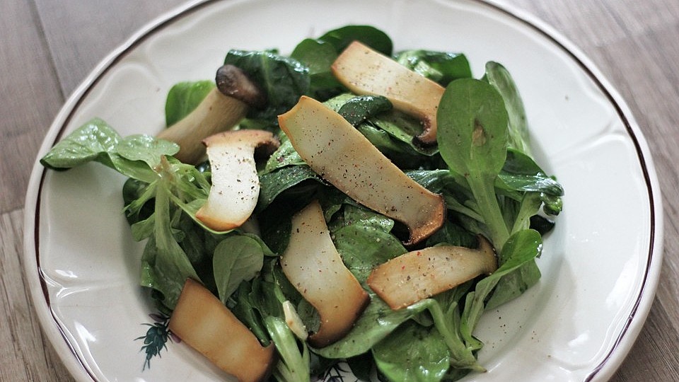 Krauterseitlinge Auf Feldsalat Von Fronatur Chefkoch 