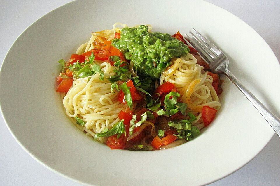 Spaghetti mit Erbsen-Minz-Sauce