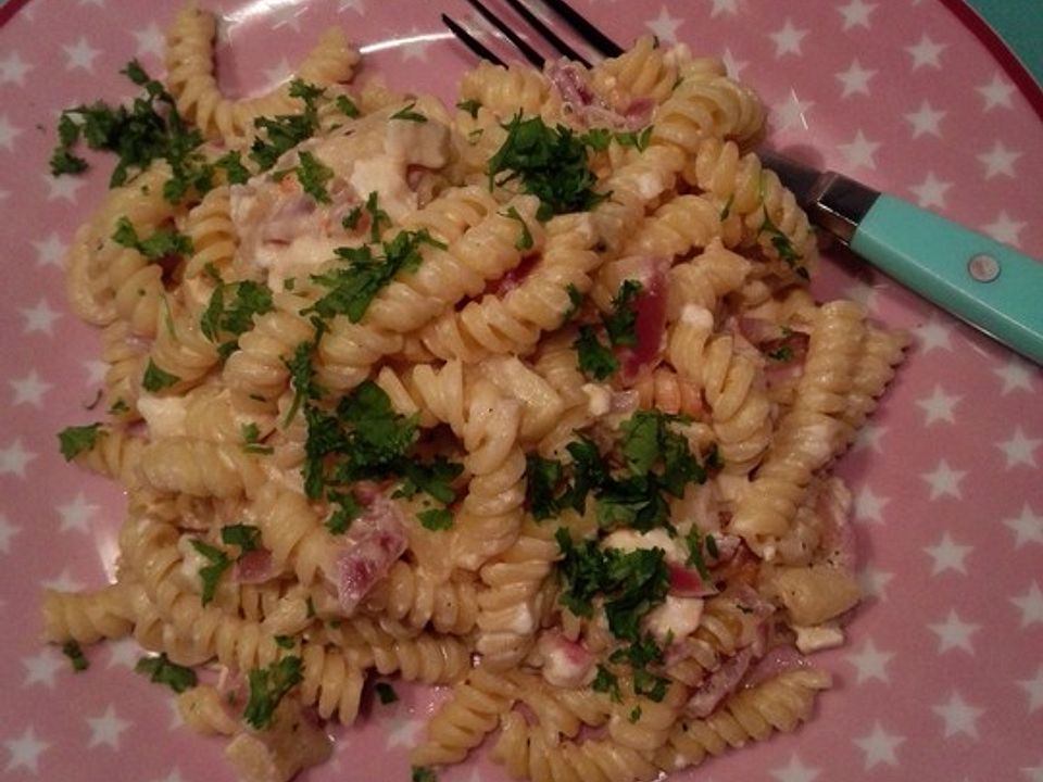 Nudeln mit Zwiebel-Apfel-Sauce von Silbernerstern| Chefkoch