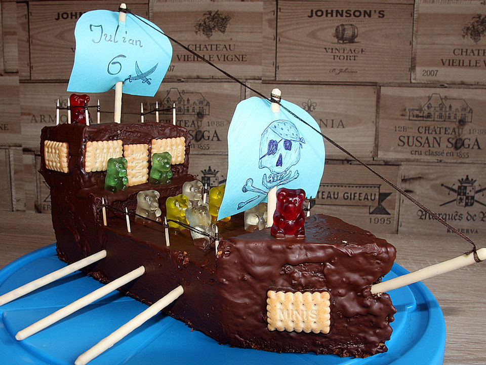 Piratenschiff-Geburtstags-Kuchen à la Dani von Back-Dani | Chefkoch