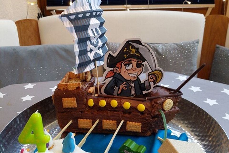 Piratenschiff-Geburtstags-Kuchen à la Dani