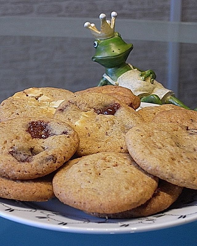Urmelis dunkle Schokotoffee-Cookies mit weißer Schokolade