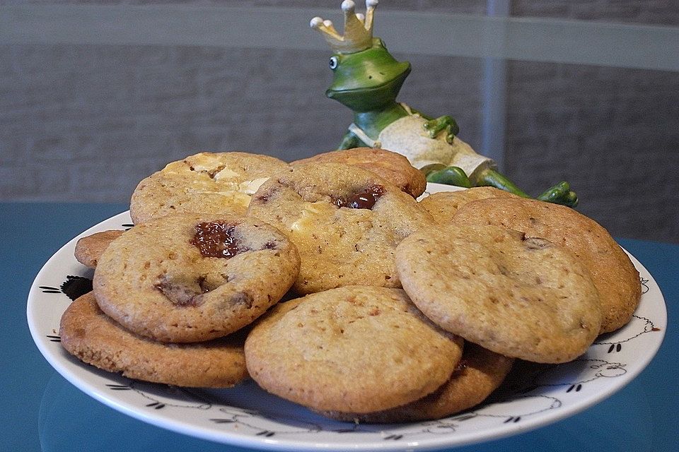 Urmelis dunkle Schokotoffee-Cookies mit weißer Schokolade