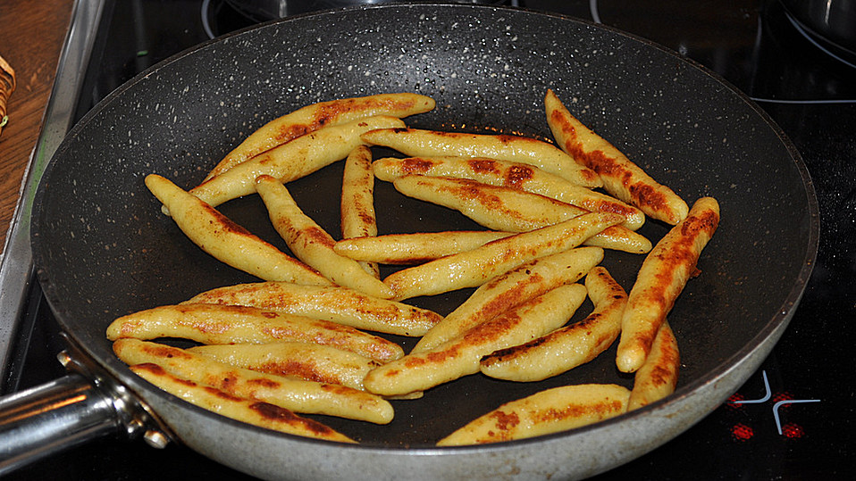 Schupfnudeln, selbstgemacht - mein Grundrezept von inwong Schupfnudeln, selbstgemacht - mein Grundrezept von inwong