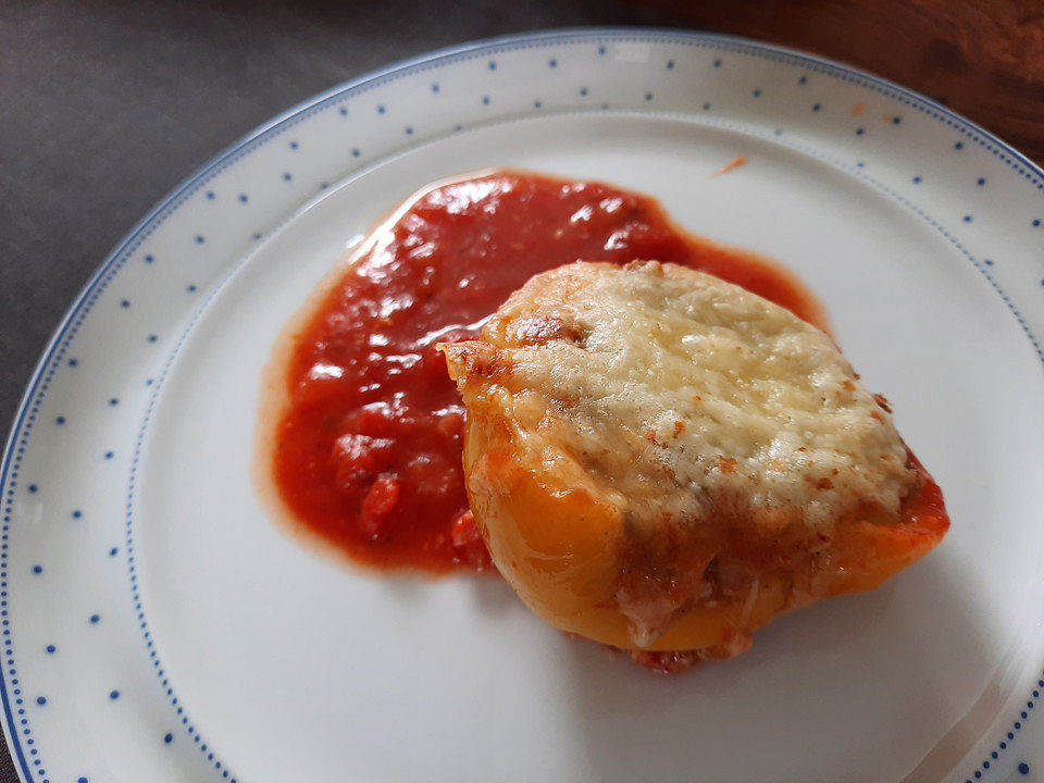 Gefüllte Paprika mit Grünkern, geriebenem Käse und Schmand von Akelei80 ... Gefüllte Paprika mit Grünkern, geriebenem Käse und Schmand von Akelei80 ...