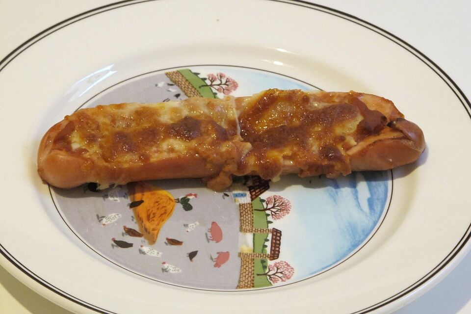 Currywurst gefüllt und überbacken Currywurst gefüllt und überbacken