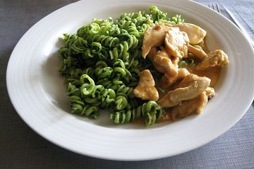Hähnchengeschnetzeltes in Estragon-Senf-Sauce