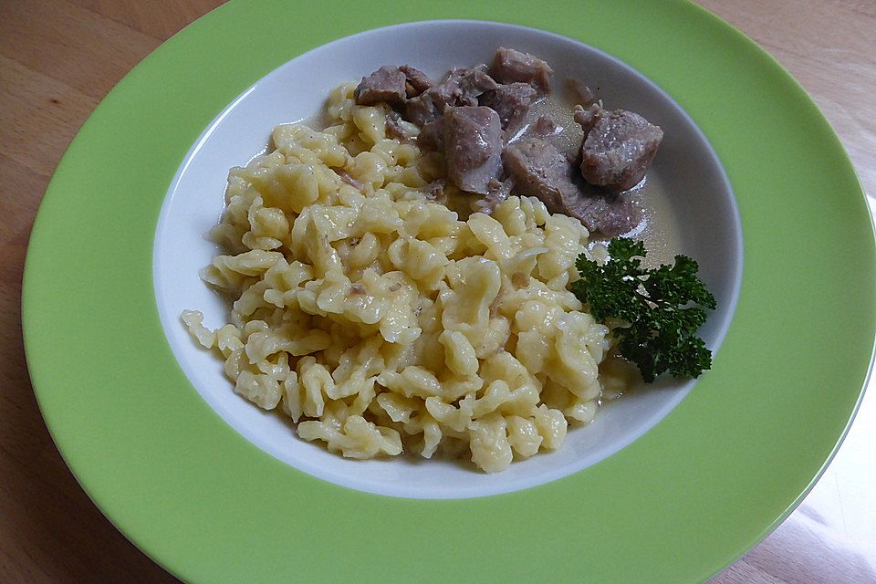 Spätzle mit Schweinefleich in Rahmsoße aus dem Schnellkochtopf