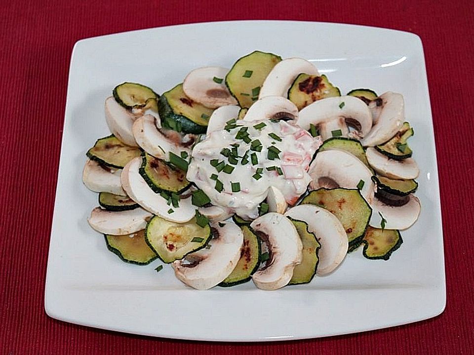 Zucchini-Champignon-Carpaccio mit Paprika von patty89| Chefkoch