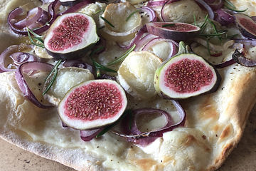 Flammkuchen Mit Ziegenkase Und Feigen Von Kuchen Zauber Chefkoch