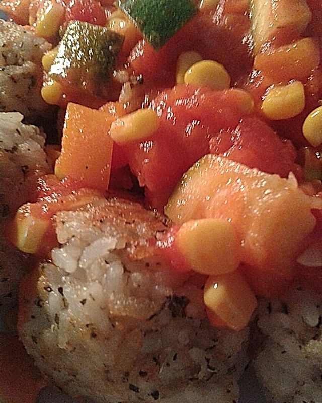 Basilikum-Reis-Bällchen mit Gemüse