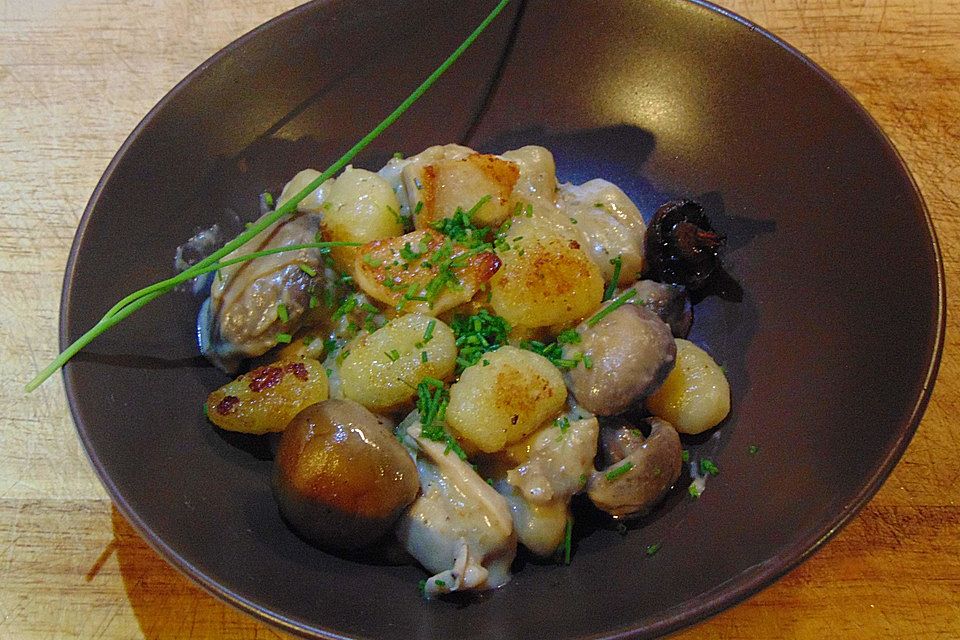 Gnocchi-Pfanne mit Hähnchen und Champignons