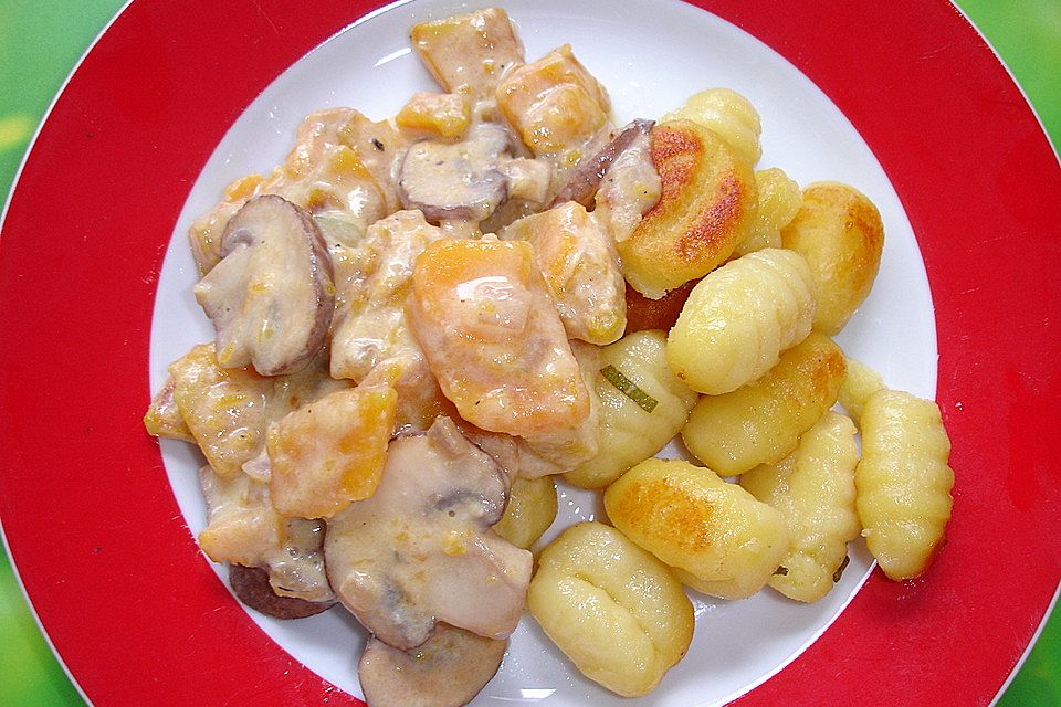 Gnocchi mit Kürbis-Pilz-Gemüse