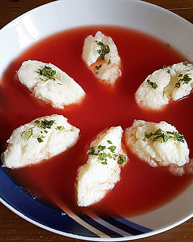 Kalte Melonensuppe mit Grießnockerl