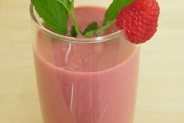Kirsch Himbeer Buttermilch Shake Von S Fuechsle Chefkoch 