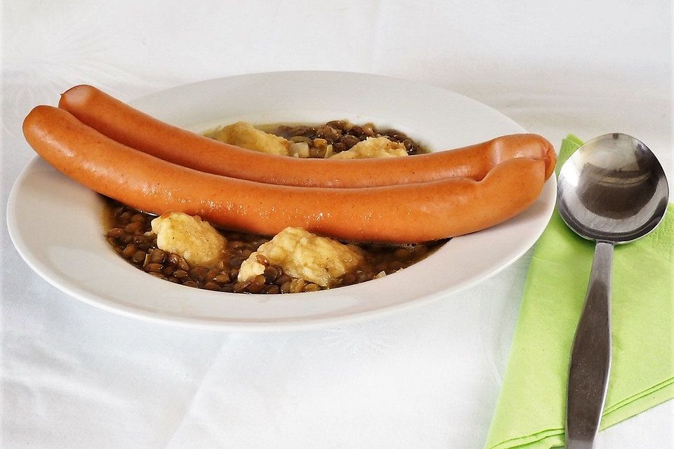 Omas fränkische Linsensuppe mit Mehlspatzen