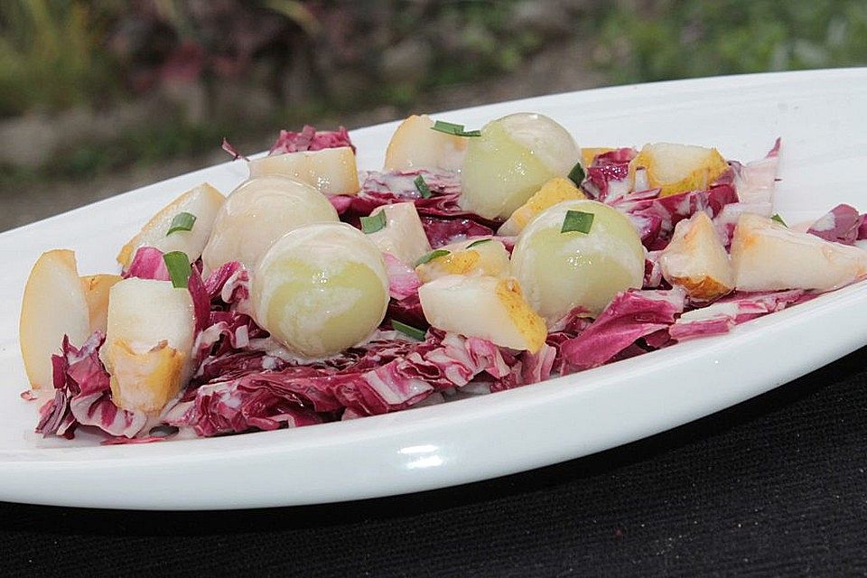 Radicchio-Salat mit Honigmelone und Birne