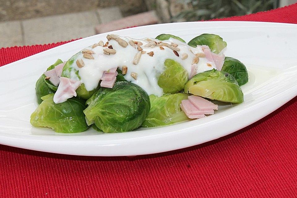 Rosenkohl-Schinken-Salat