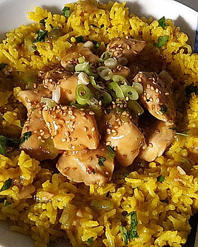 Sesam-Huhn mit Curry-Reis