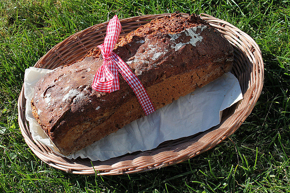 Emmer-Roggen-Molke-Brot