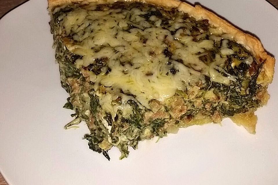 Quiche mit Spinat und vegetarischem Hackfleisch