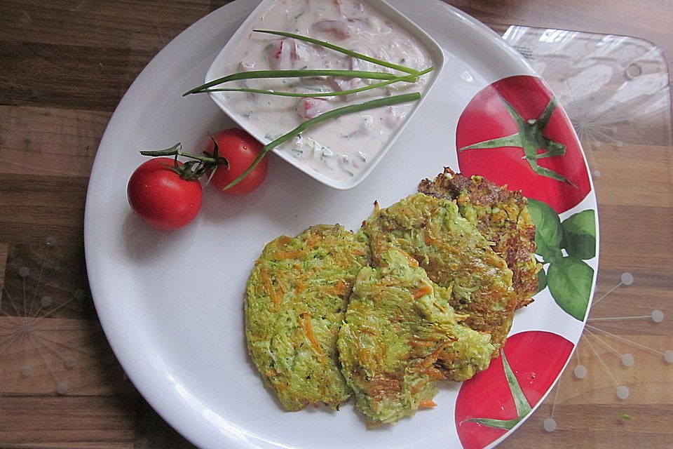 Gemüsepuffer mit Tomatenquark