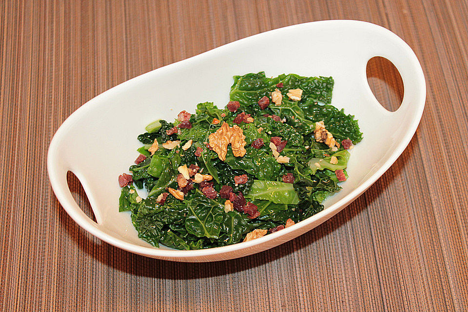 Wirsingsalat mit Speck