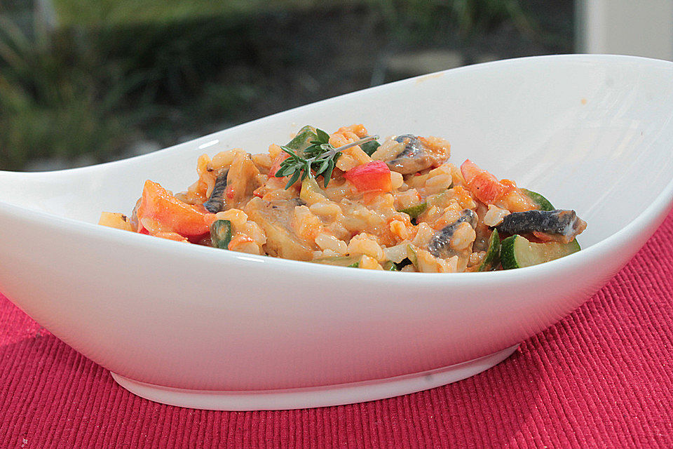 Reissalat mit Zucchini und Champignons