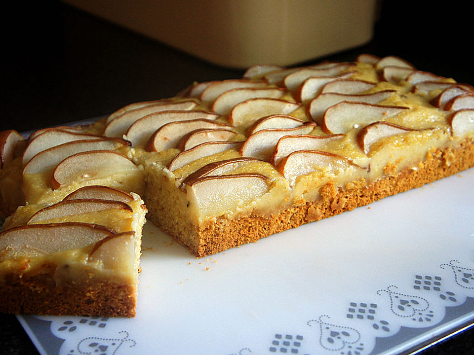 Veganer Blechkuchen mit Birnen und Grießcreme von paulinchen82| Chefkoch