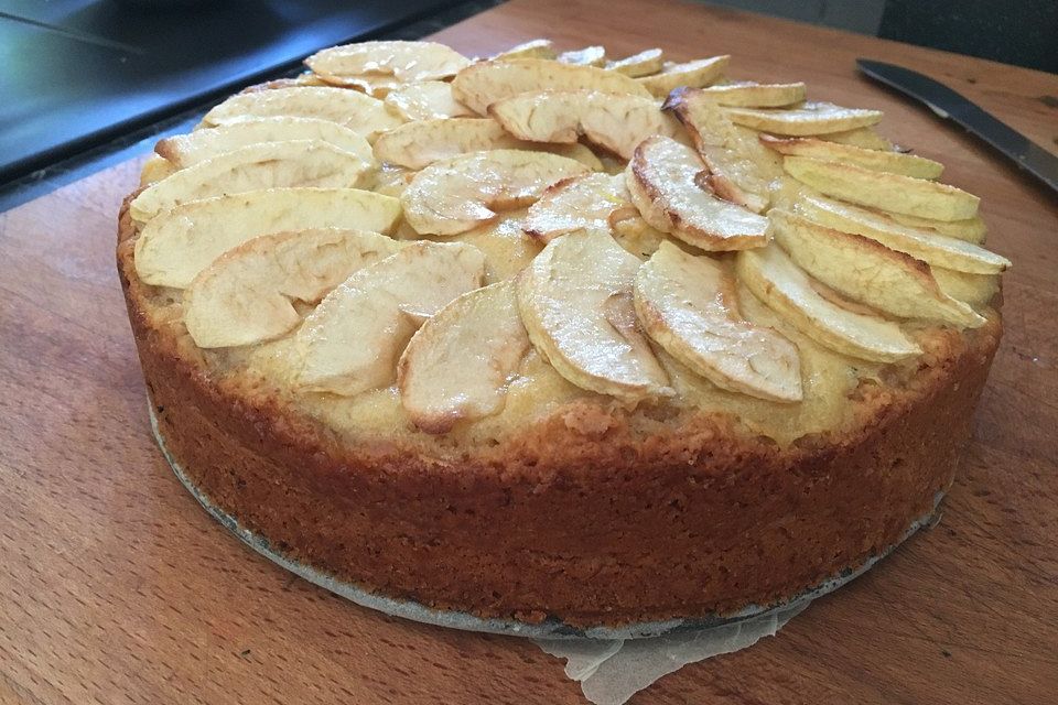 Veganer Blechkuchen mit Birnen und Grießcreme Veganer Blechkuchen mit Birnen und Grießcreme