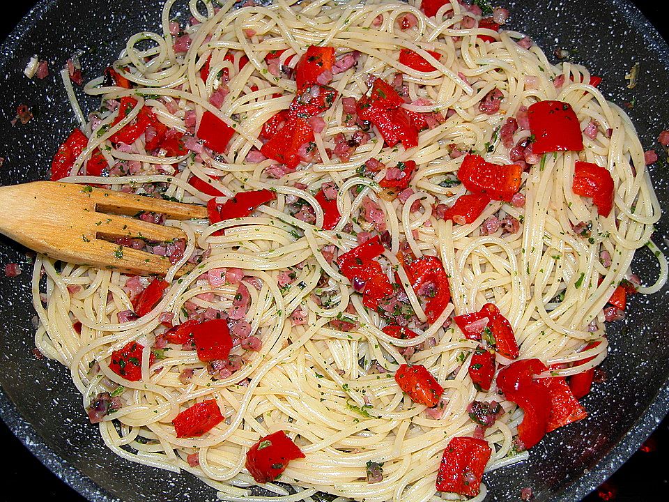 Spaghetti mit Paprika und Speck - Kochen Gut | kochengut.de