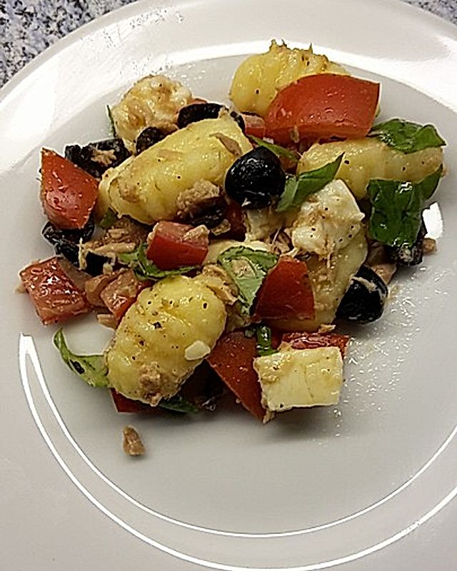 Gnocchi-Salat mit Thunfisch und Mozzarella