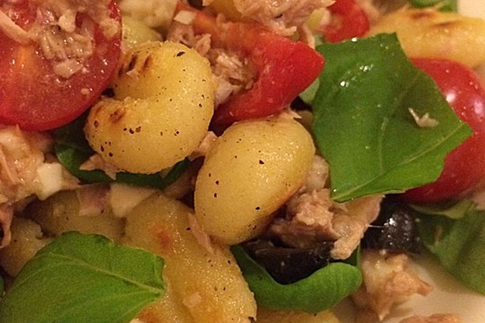 Gnocchi-Salat mit Thunfisch und Mozzarella