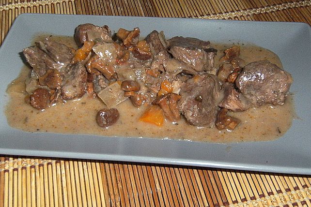 Wildschweingulasch mit Pilzen von Carco| Chefkoch