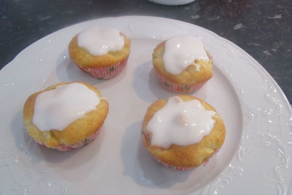 Urmelis schneeweiße Puderzuckerglasur für Kuchen und Gebäcke