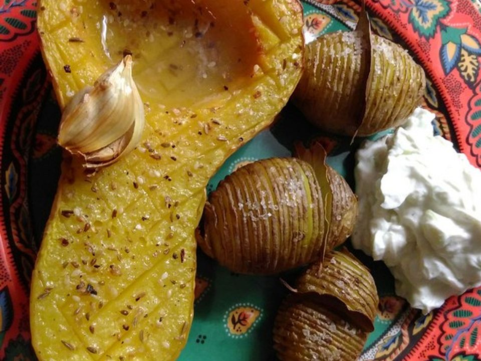 Kürbis aus dem Ofen mit Frühlingszwiebeldip von evchen_kocht| Chefkoch