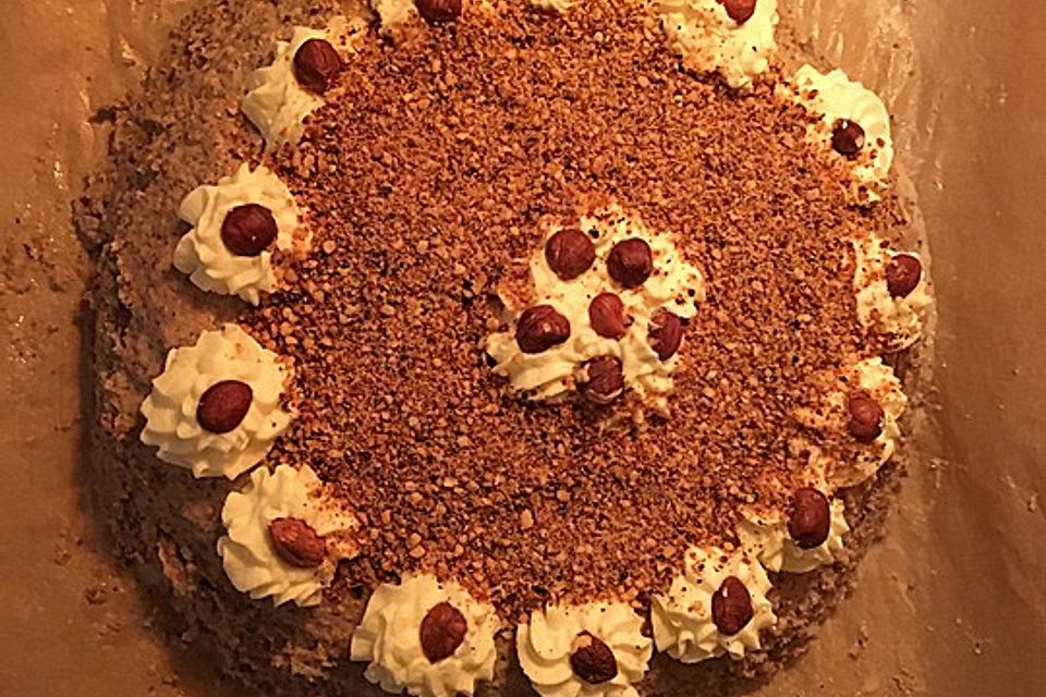 Nuss-Sahne Torte