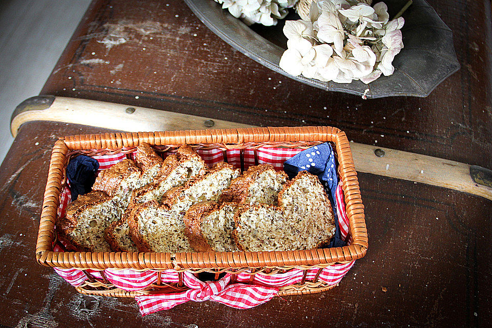 Vier-Saaten-Eiweißbrot