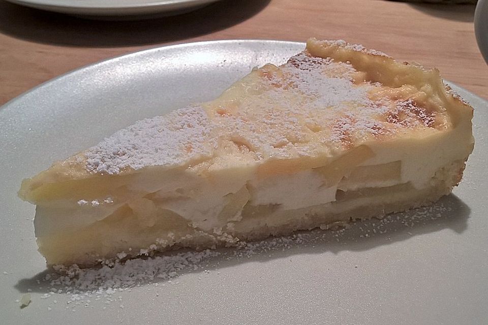 Apfelkuchen mit Pudding und Frischkäse