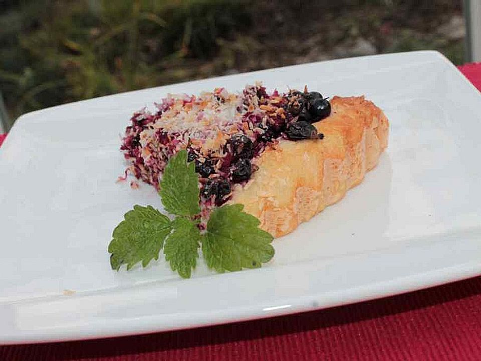 Schwarze Johannisbeeren-Hefekuchen mit Kokos von patty89| Chefkoch