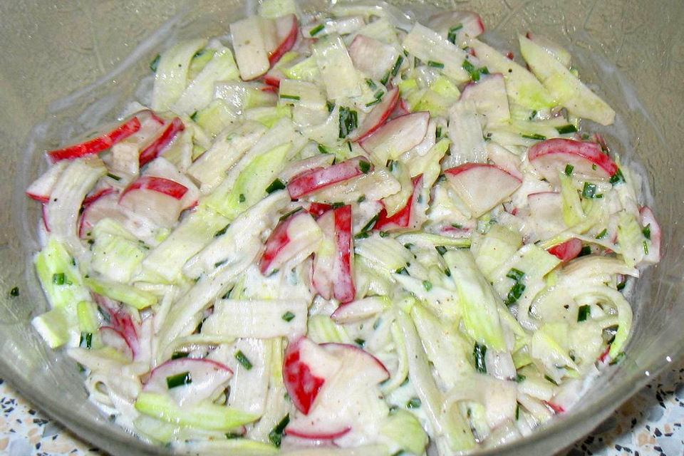 Kohlrabi-Radieschen-Salat